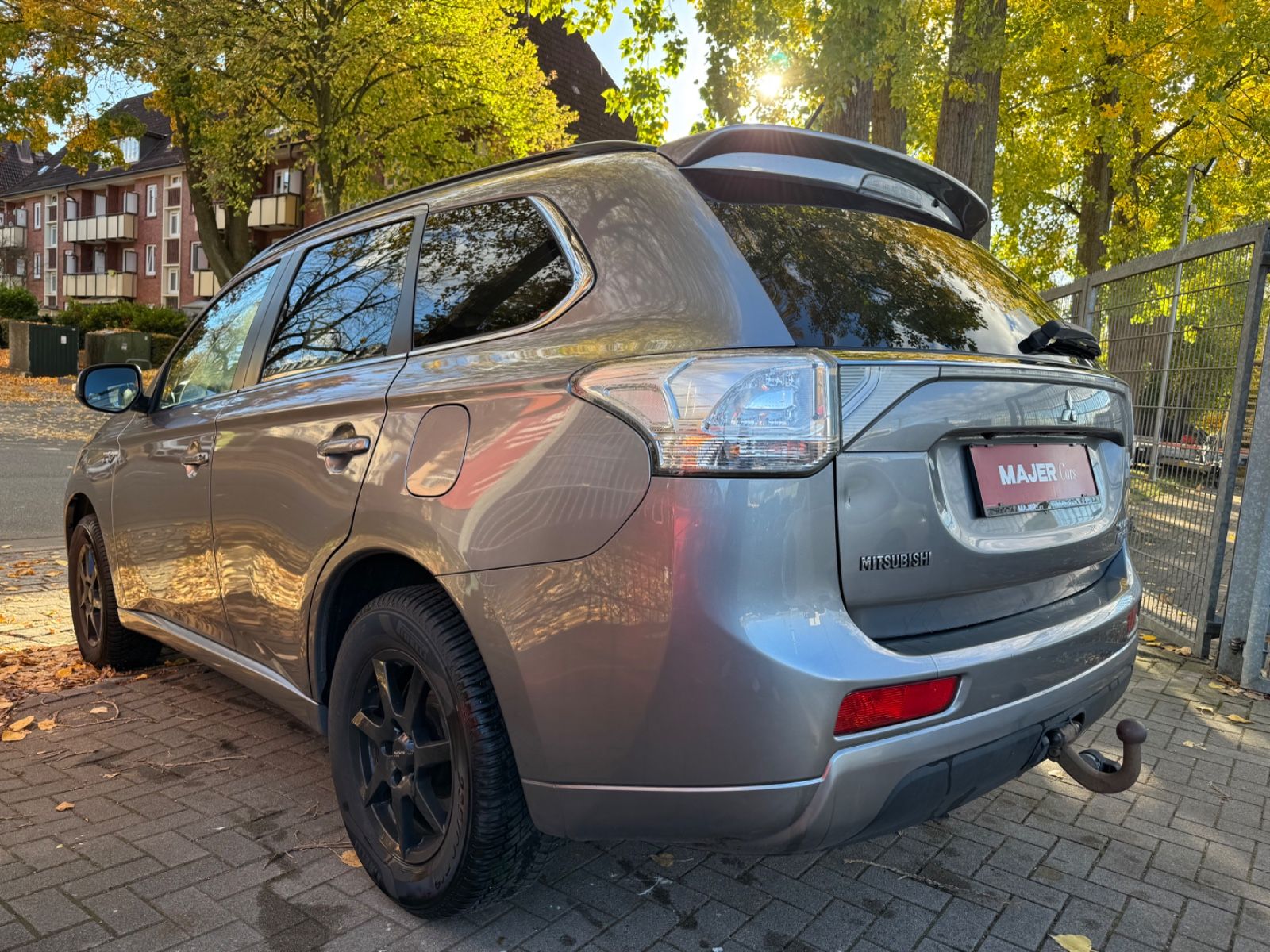 Fahrzeugabbildung Mitsubishi Outlander PHEV Intense 4WD*KEYLESS*KAMERA