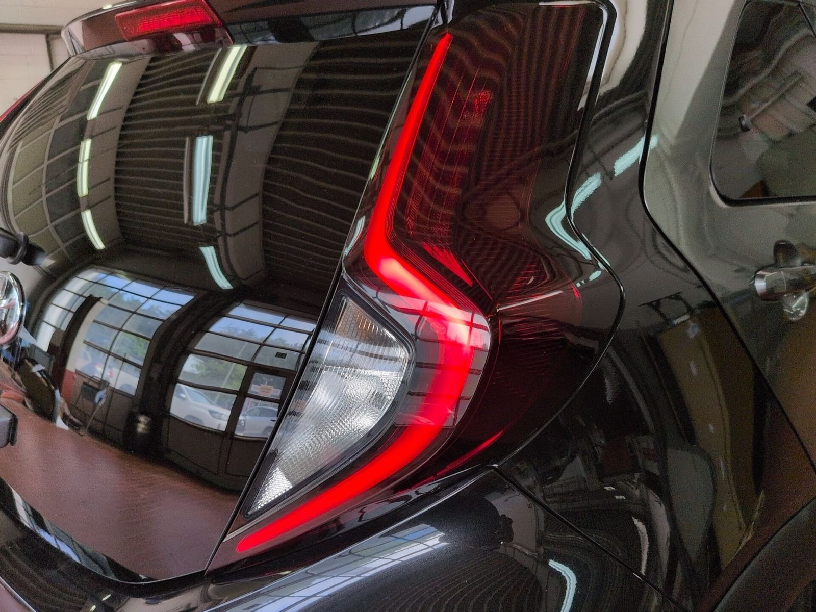 Fahrzeugabbildung Toyota Aygo X 1.0 Explore CVT AUT. KlimaA,LED,Navi,SHZ