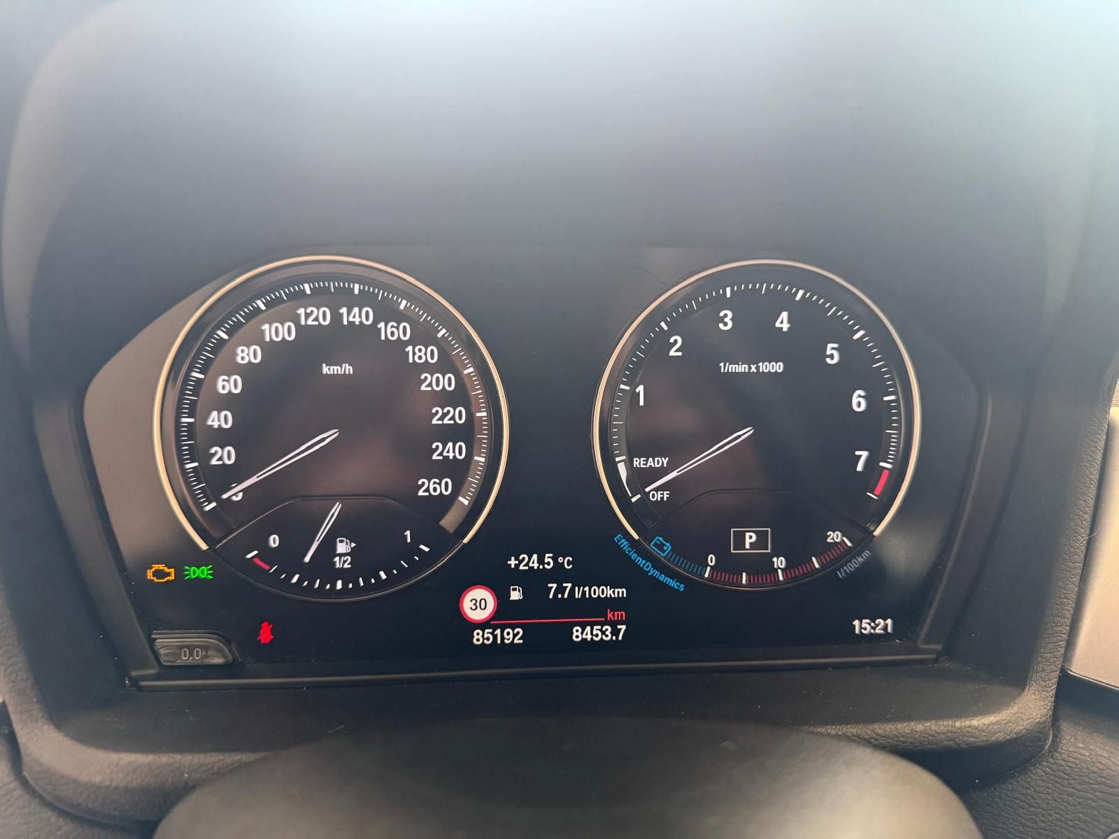 Fahrzeugabbildung BMW X1 Baureihe 18i / NAVI/ SCHECKHEFT / LED /