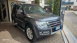 Mitsubishi Pajero - graue Mitsubishi Pajero