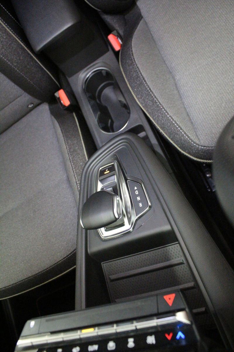 Fahrzeugabbildung Renault Captur Mild Hybrid 160 EDC Techno *Ganzjahresrei