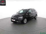 BMW 220 Active Tourer i LUXURY LINE HUD,AHK,PANO,LED - BMW 220 Active Tourer in Berlin