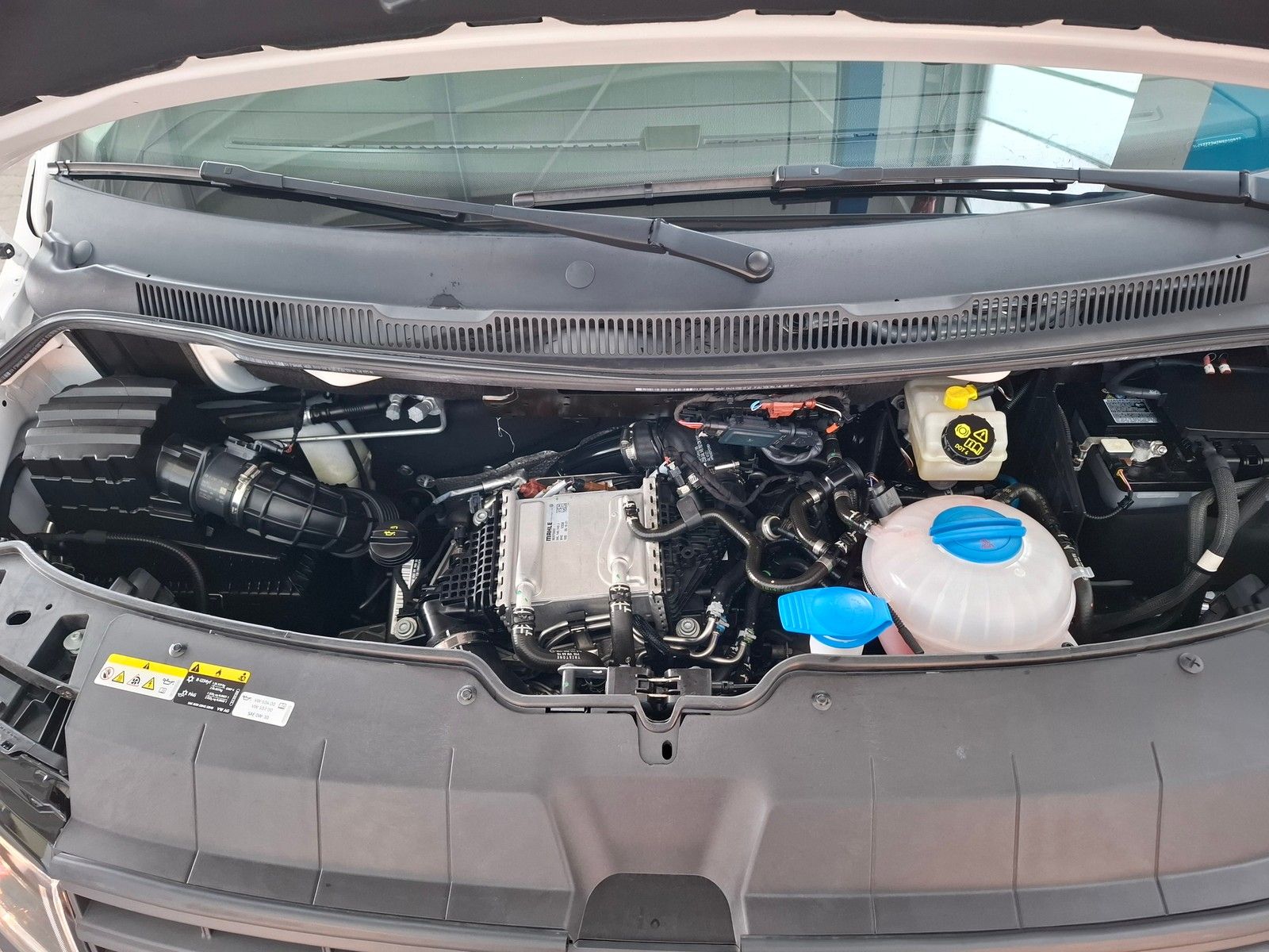 Fahrzeugabbildung Volkswagen T6.1 Transporter Kombi 2,0 TDI +AppConnect