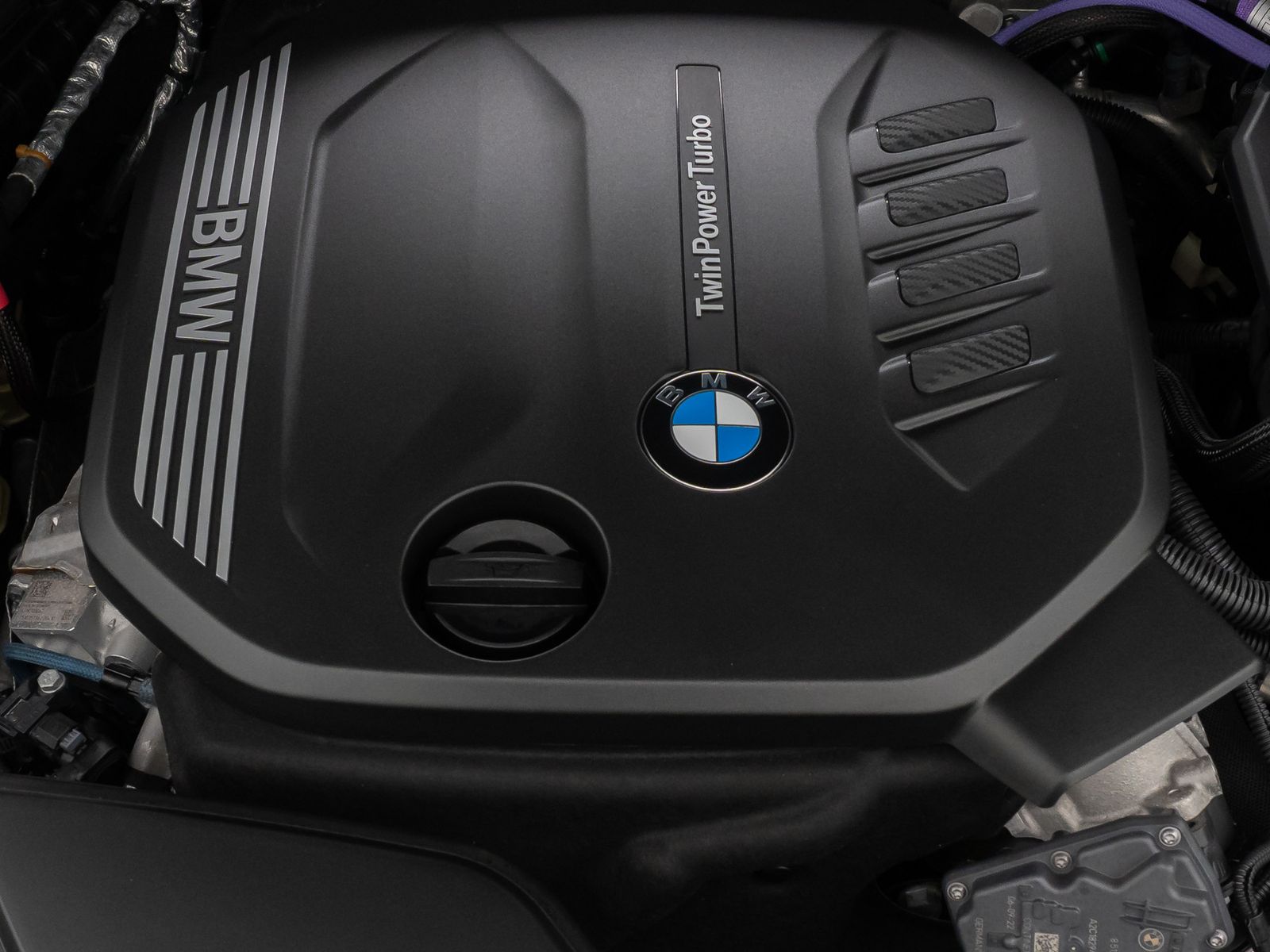 Fahrzeugabbildung BMW 520d ACC Alarm AHK Memory HUD DAB H/K Panorama