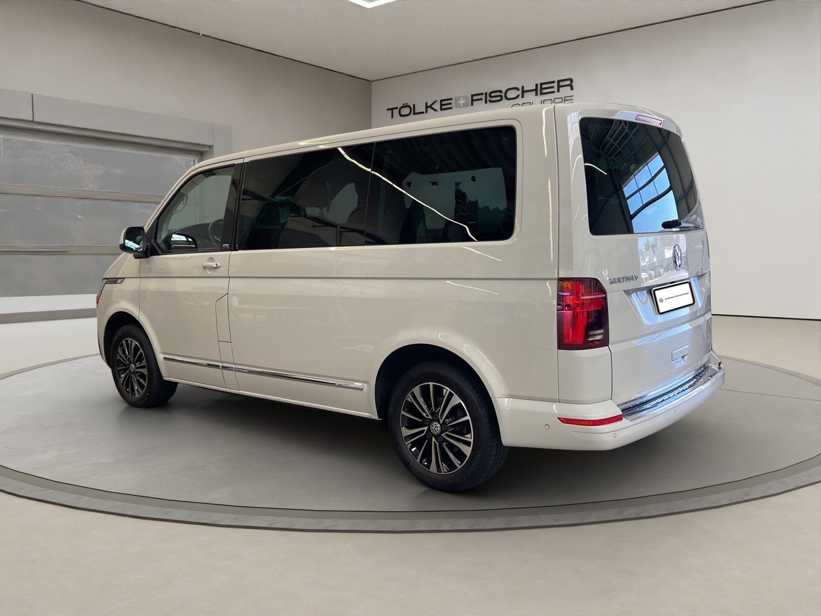 Volkswagen T6.1 Multivan 2.0 TDI FWD Generation Six foto 4