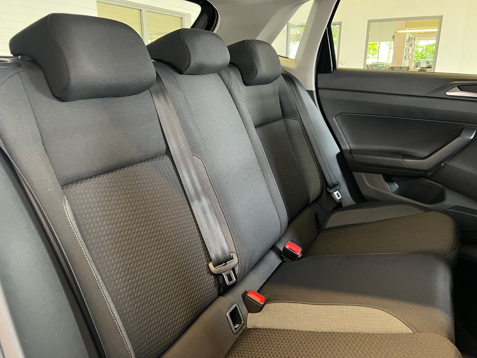 Fahrzeugabbildung Volkswagen Polo Life 1.0 TSI *LED, App Connect, PDC, Kamera