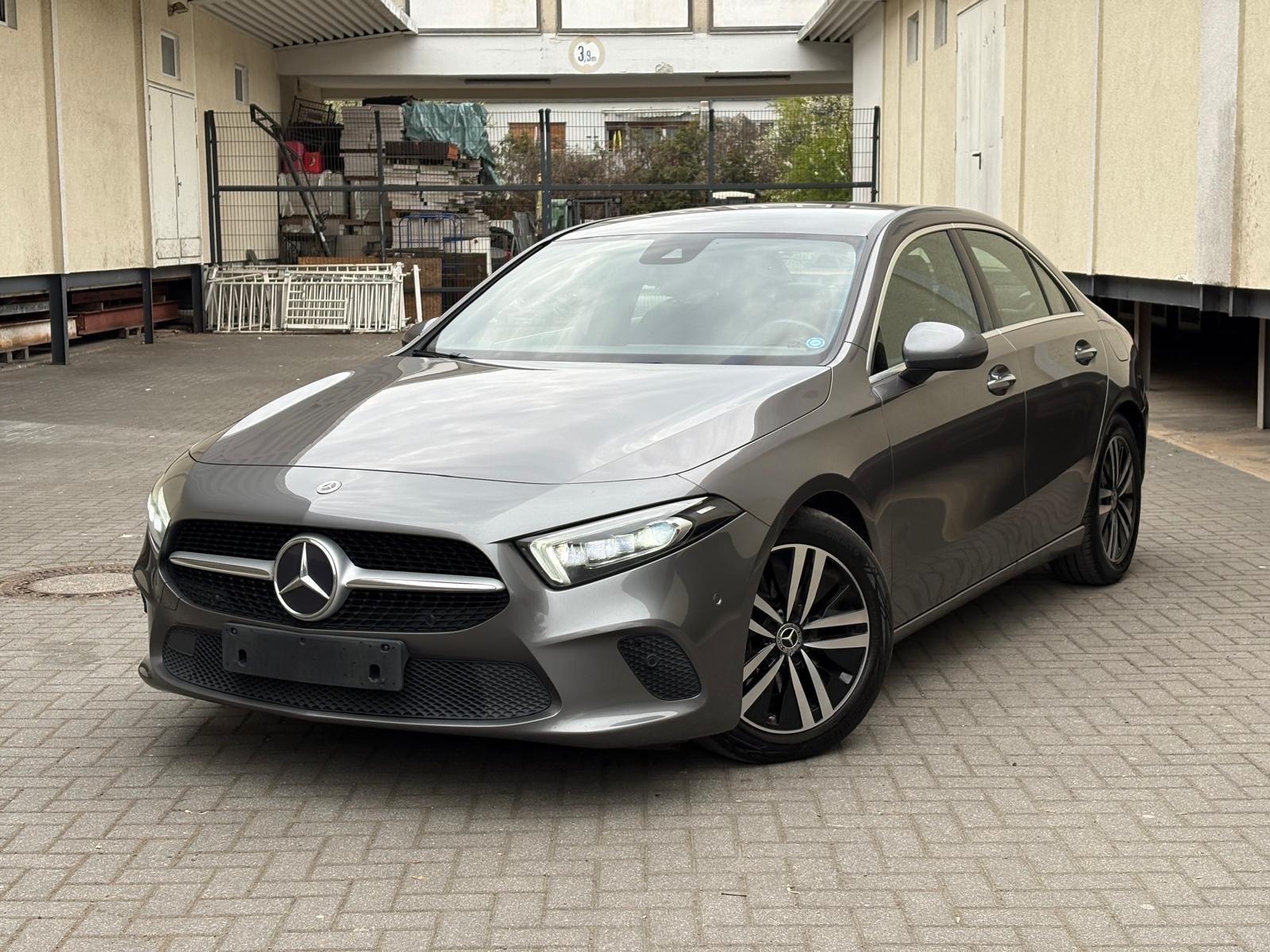 Mercedes-Benz A 200 d Limousine AMBIENTE MULTIBEAM MBUX CAM