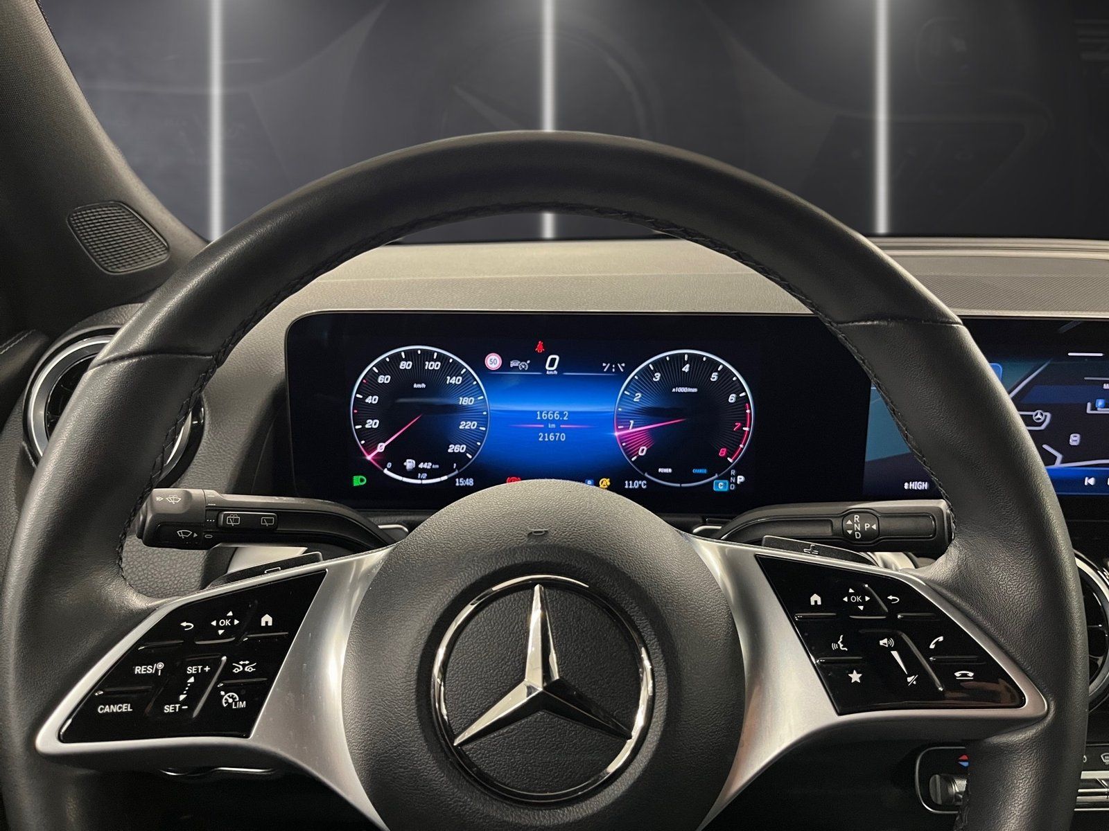 Fahrzeugabbildung Mercedes-Benz GLB 200 Progressive*AHK*Distro*360°*Totwi*MBeam*