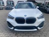 BMW X1 xDr. 25 e Sport Line*AHK*KAM*LED*Pano* - mit Hybrid-Antrieb: Geländewagen