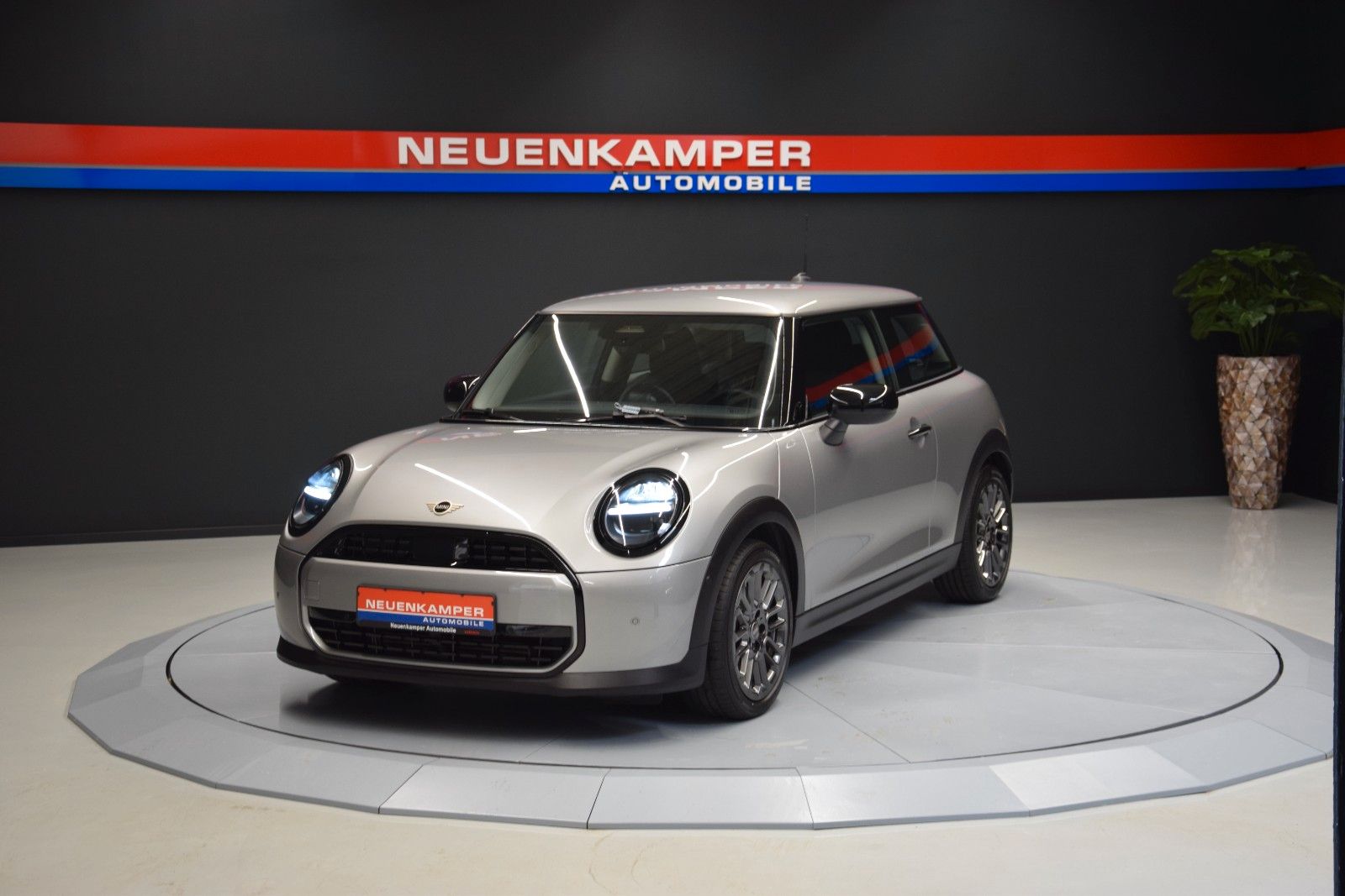 Fahrzeugabbildung MINI Cooper C Ambiente 2-Zonen LED Temp. SitzH.