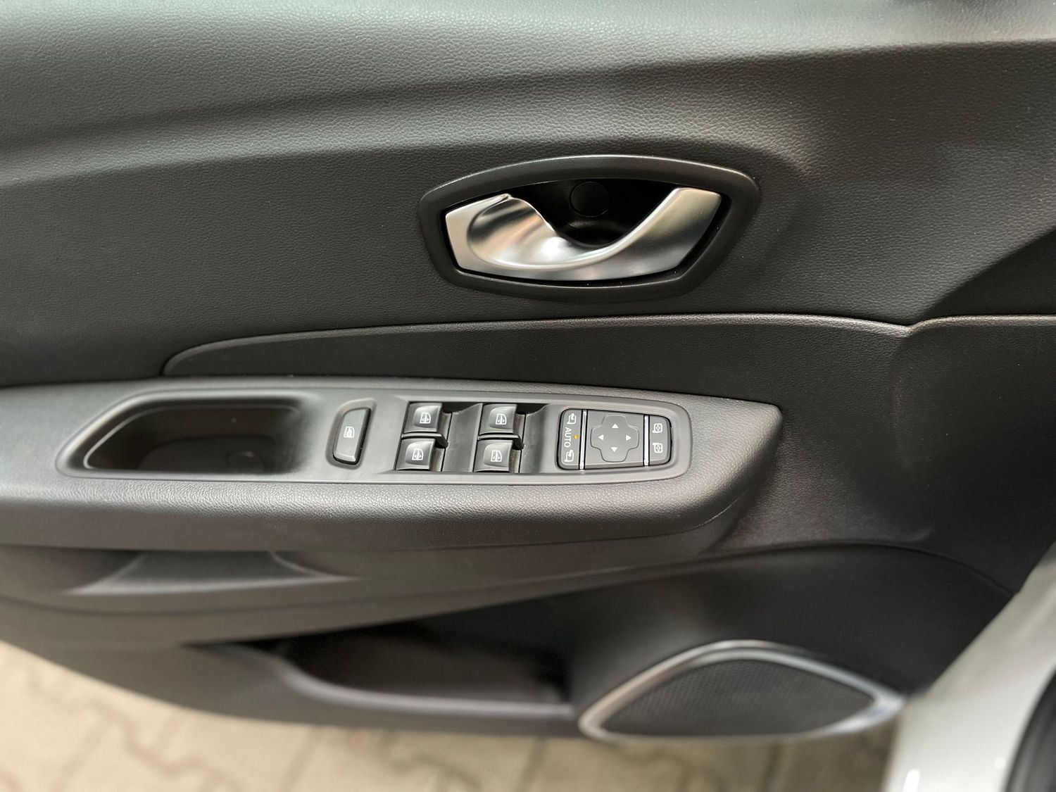 Fahrzeugabbildung Renault Captur Intens #LED#Kamera#Navi#PDC