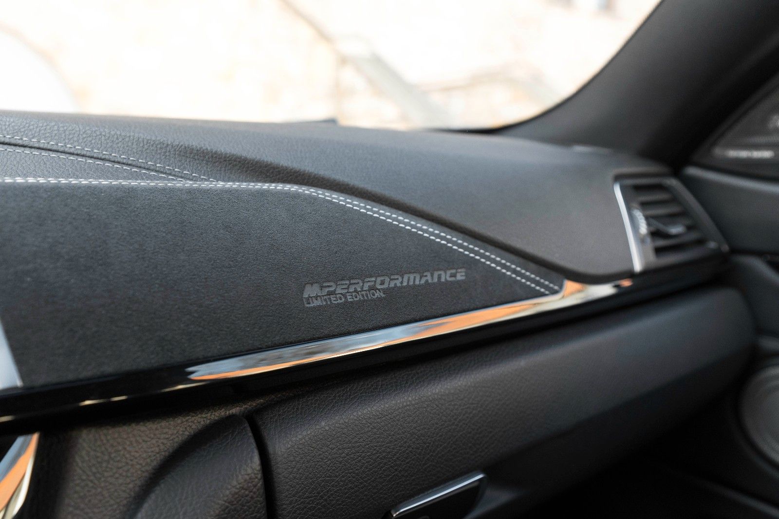 Fahrzeugabbildung BMW 440I Coupe M-PERFORMANCE HUD LED CARPLAY H&K ALC