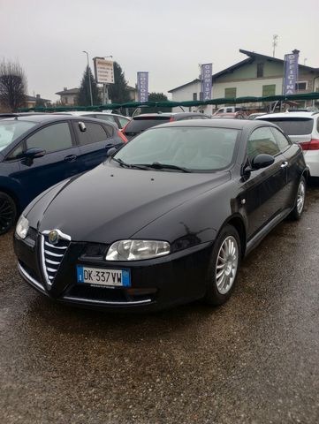 Alfa Romeo GT 1.9 JTDM 16V Distinctive