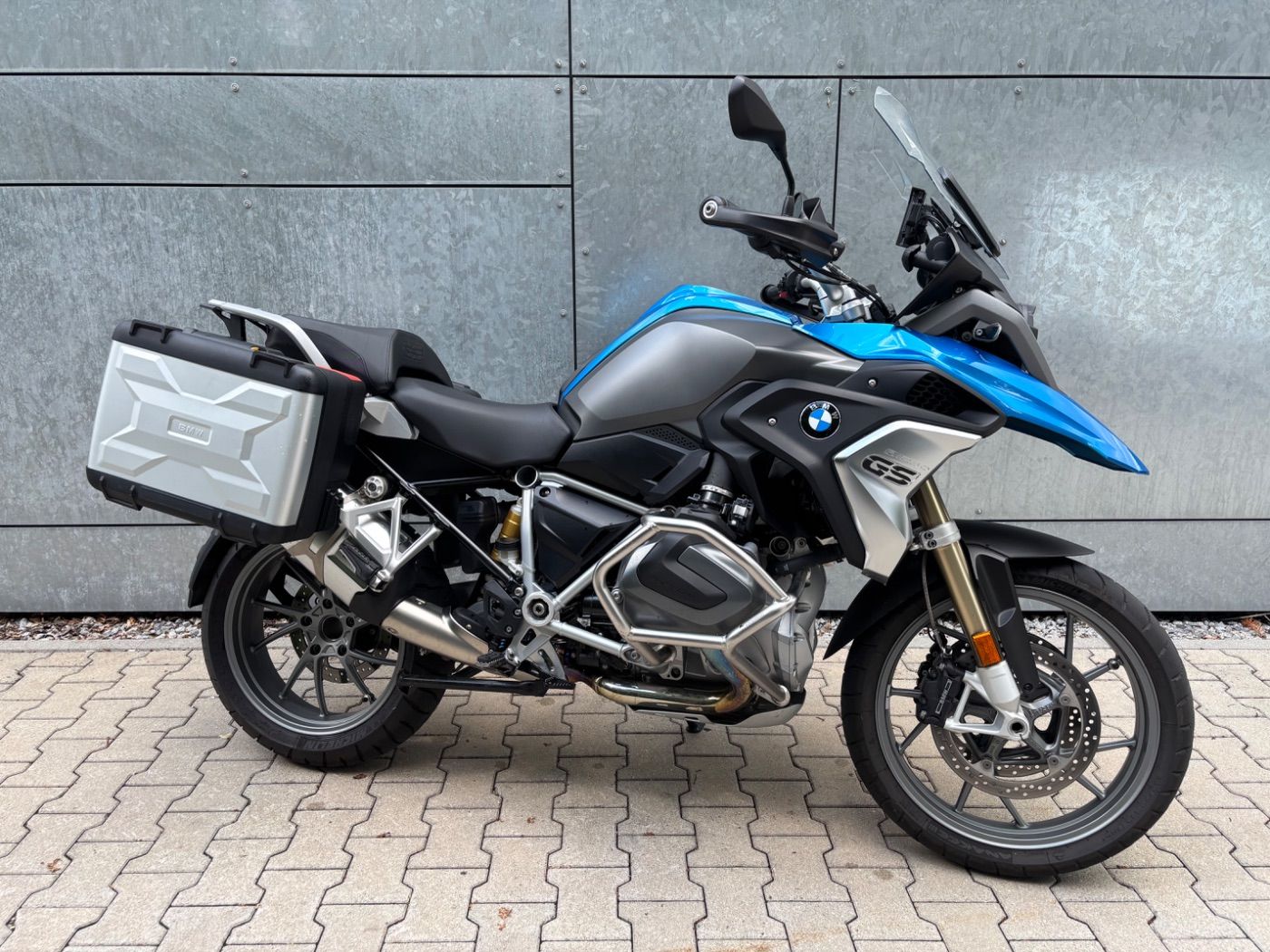 Fahrzeugabbildung BMW R 1250 GS 3 Pakete Sturzbügel BMW Seitenkoffer