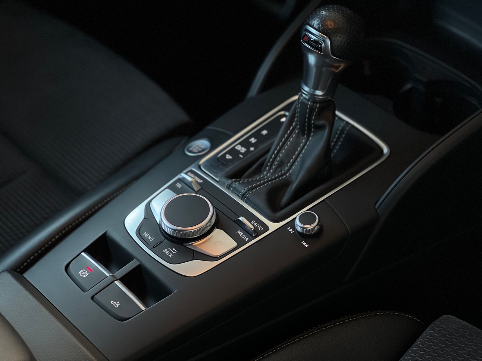 Fahrzeugabbildung Audi A3 Cabriolet quattro S line sport XEN NAV  18"