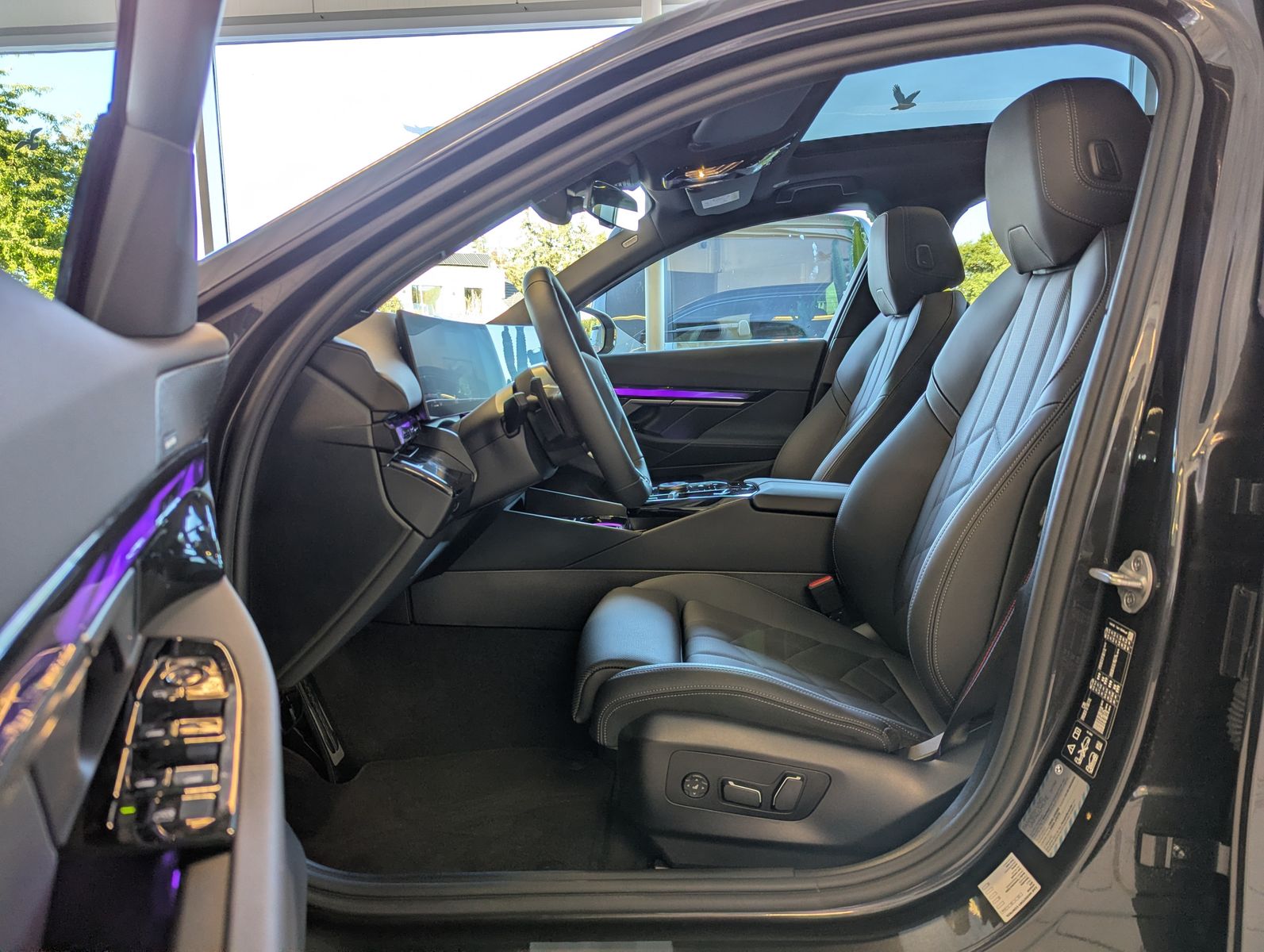 Fahrzeugabbildung BMW 540  d xD M-Sport PRO Pano Innov. Travel AHK 20"