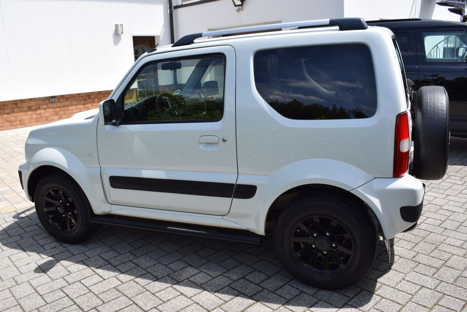 Suzuki Jimny Style BLACK & WHITE EDITION imagem 3