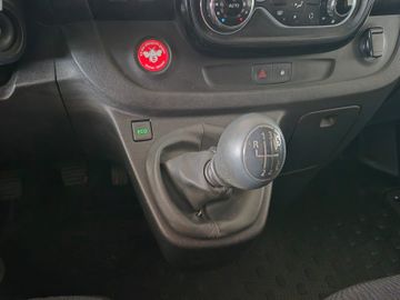 Opel Vivaro - 11