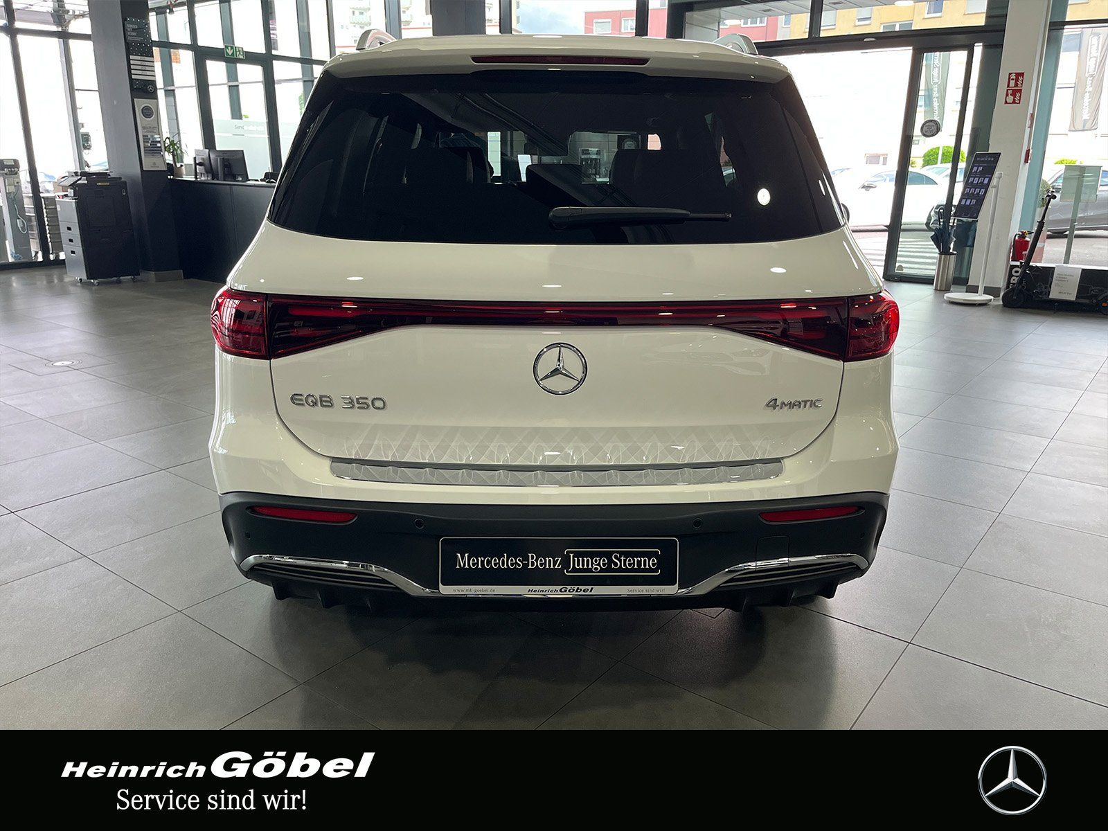 Fahrzeugabbildung Mercedes-Benz EQB 350 4M AMG+PANO+HUD+360°+CARPLAY+MEMORY+