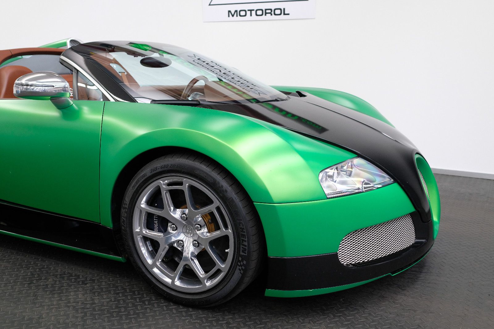 Fahrzeugabbildung Bugatti Veyron Grand Sport|VITESSE SUSPENSION|SERVICENEU