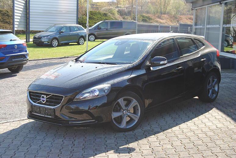 Volvo V40 D3 Automatik YOU!.8xRäder.Navi.Xenon.Sitzh.