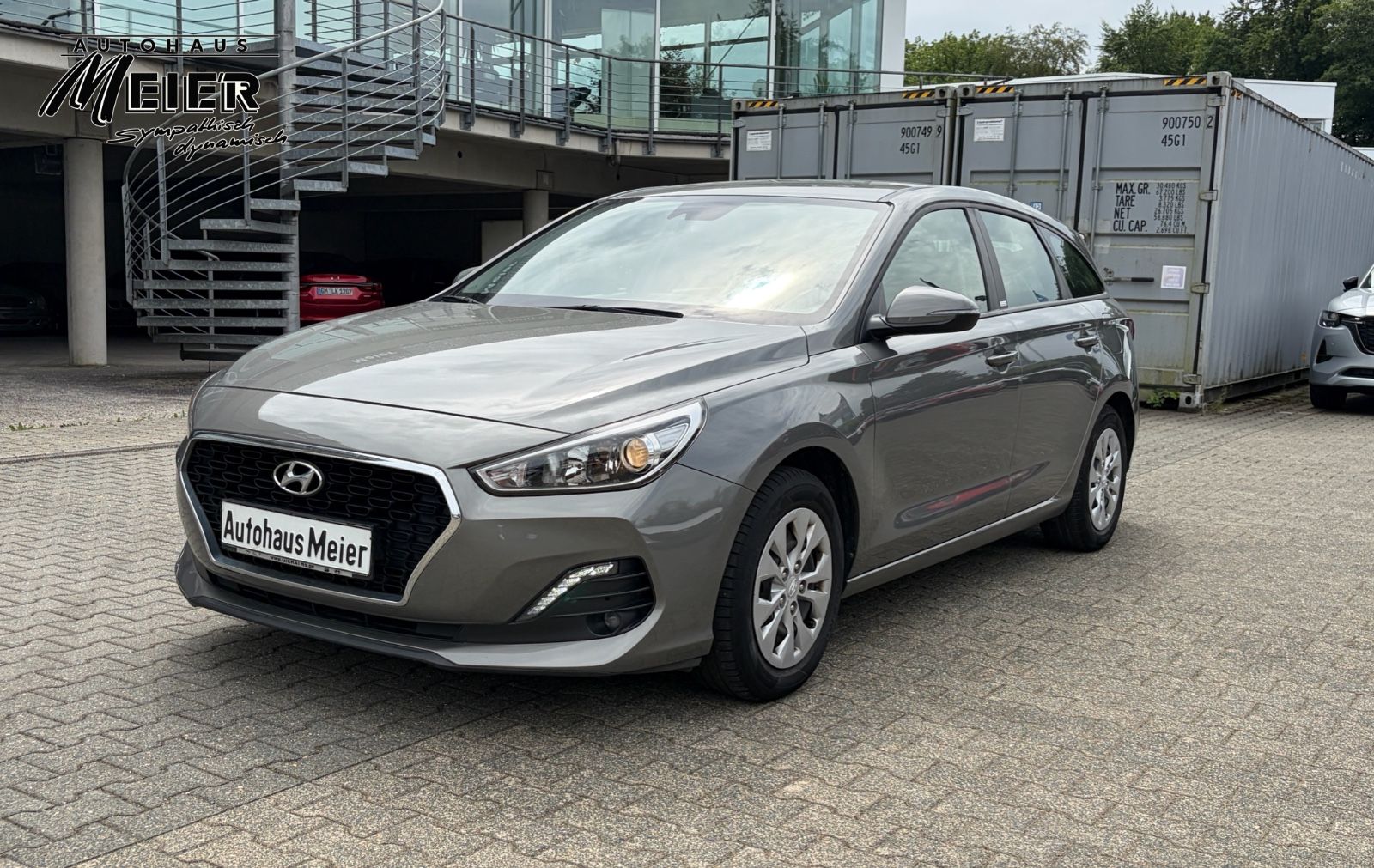 HYUNDAI i30