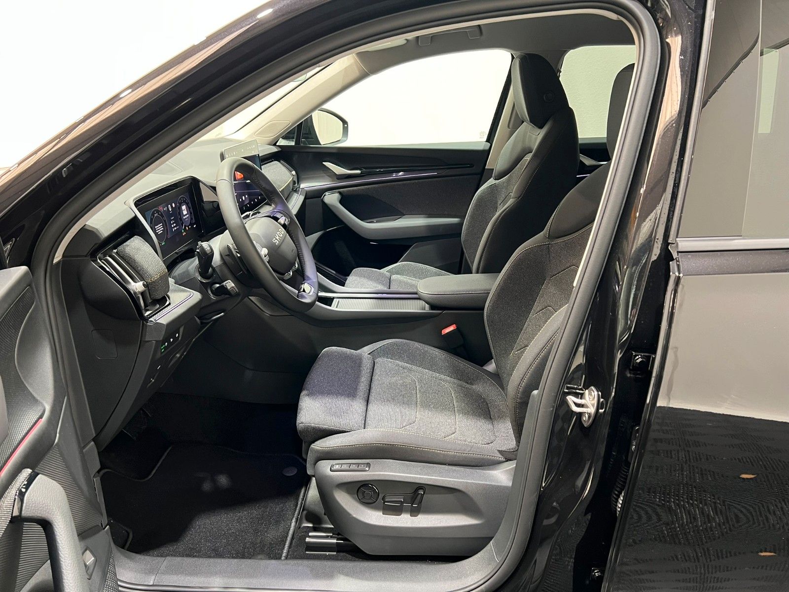 Fahrzeugabbildung SKODA Kodiaq 1.5 TSI DSG / Navi / ACC/ 7 Sitzer