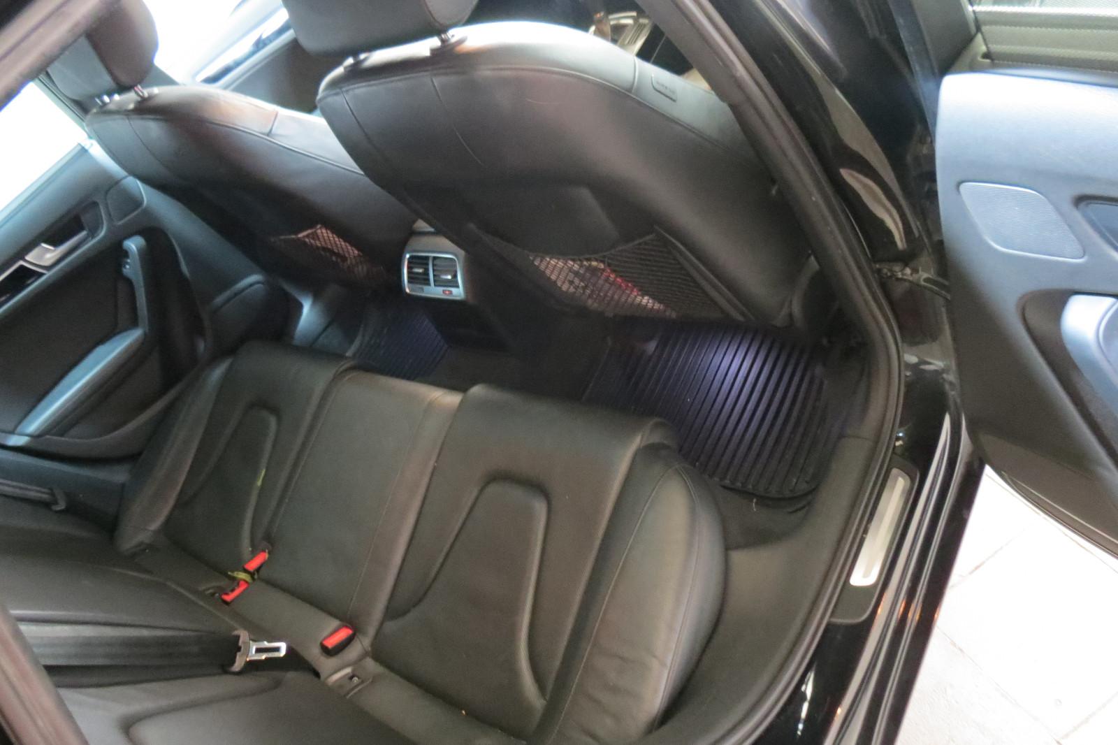 Audi A4 2011 — photo 11