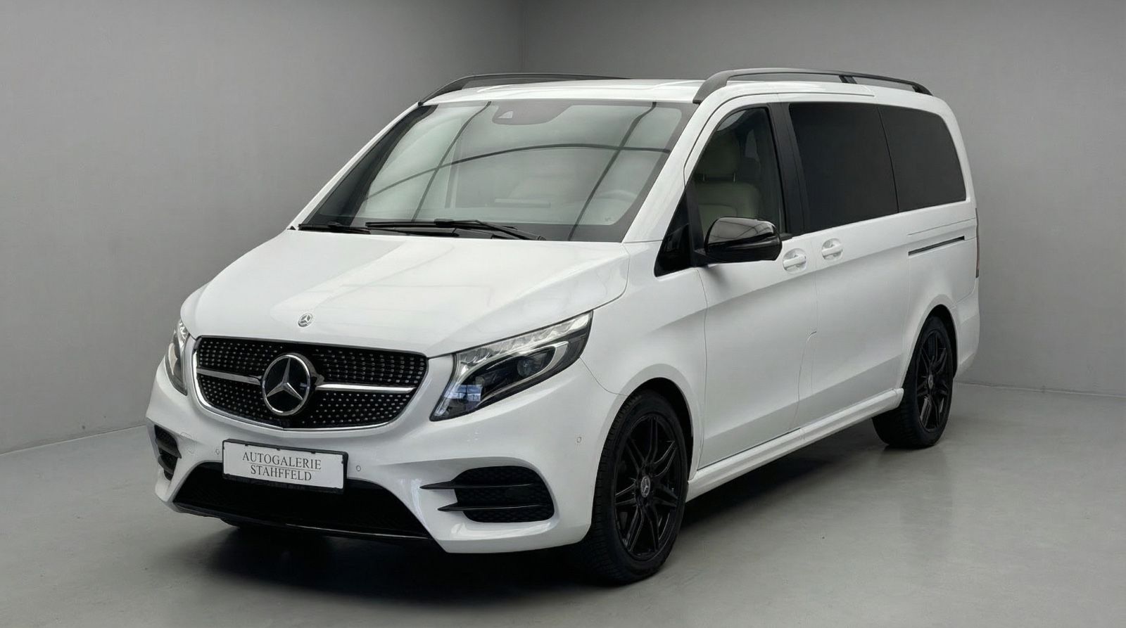 MERCEDES-BENZ V 300 AMG PAKET/LEDER/BURM/360/LED/DIS+