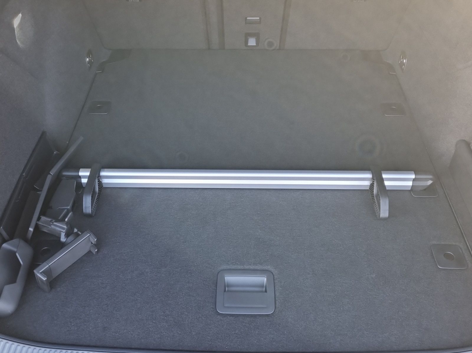 Fahrzeugabbildung SKODA Superb Combi Selection 2,0 TDI 110KW/150PS AHK