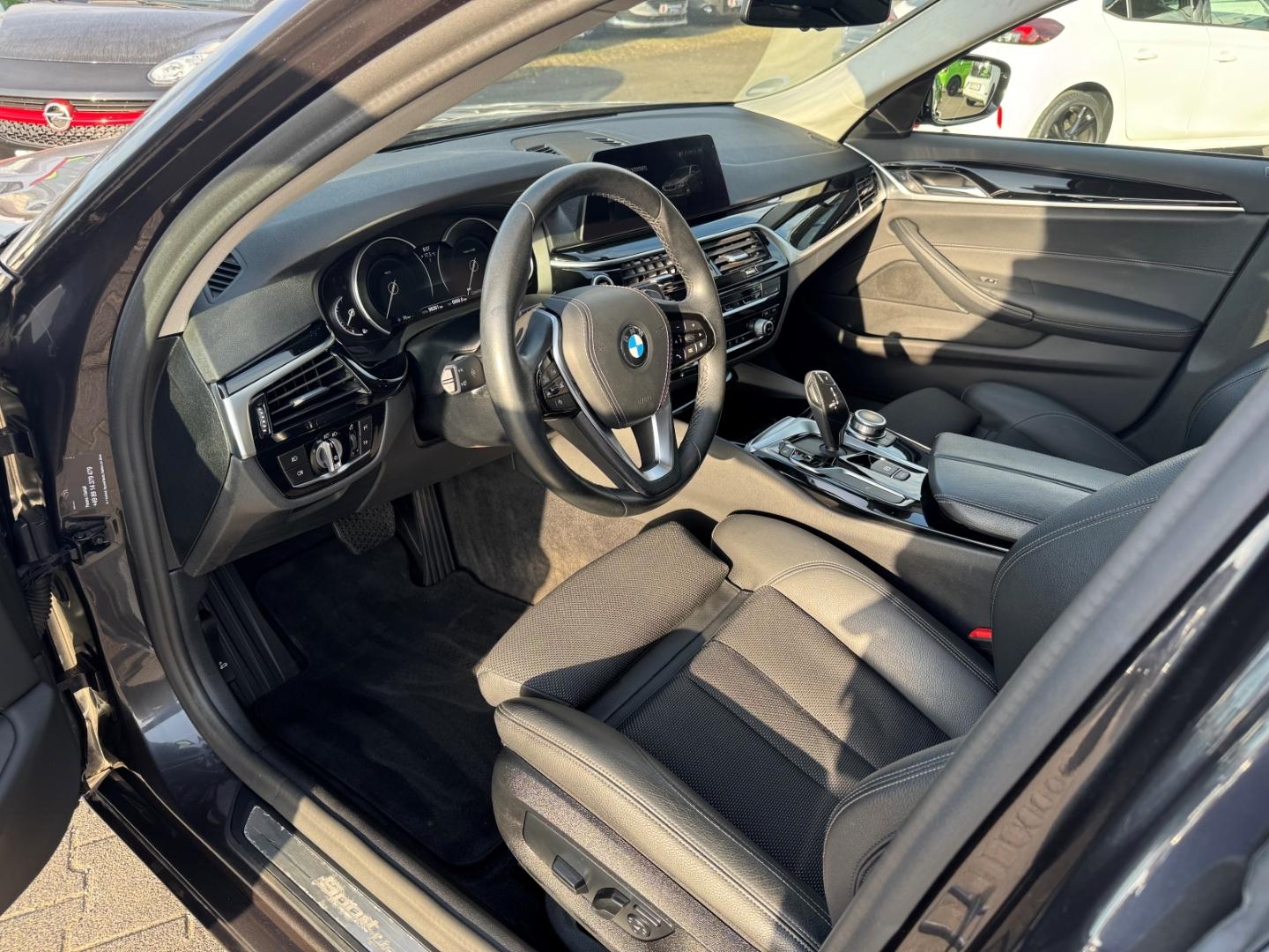 BMW 520 i Sport Line Touring Park-Assistent Luftfede, миниатюра 15
