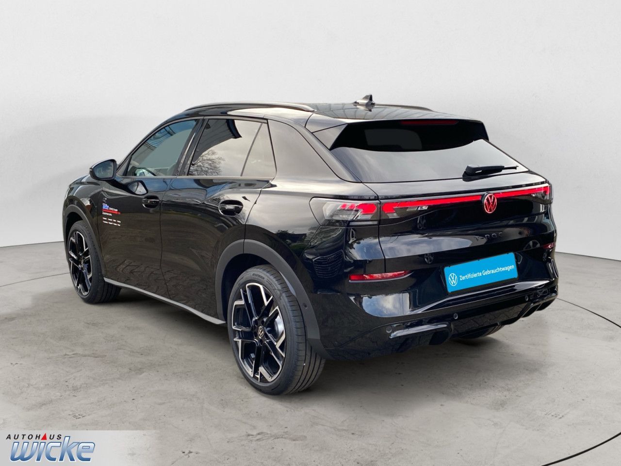 Volkswagen T-Roc 1.5 eTSI DSG R-Line NAVI KLIMA PDC PANO foto 4