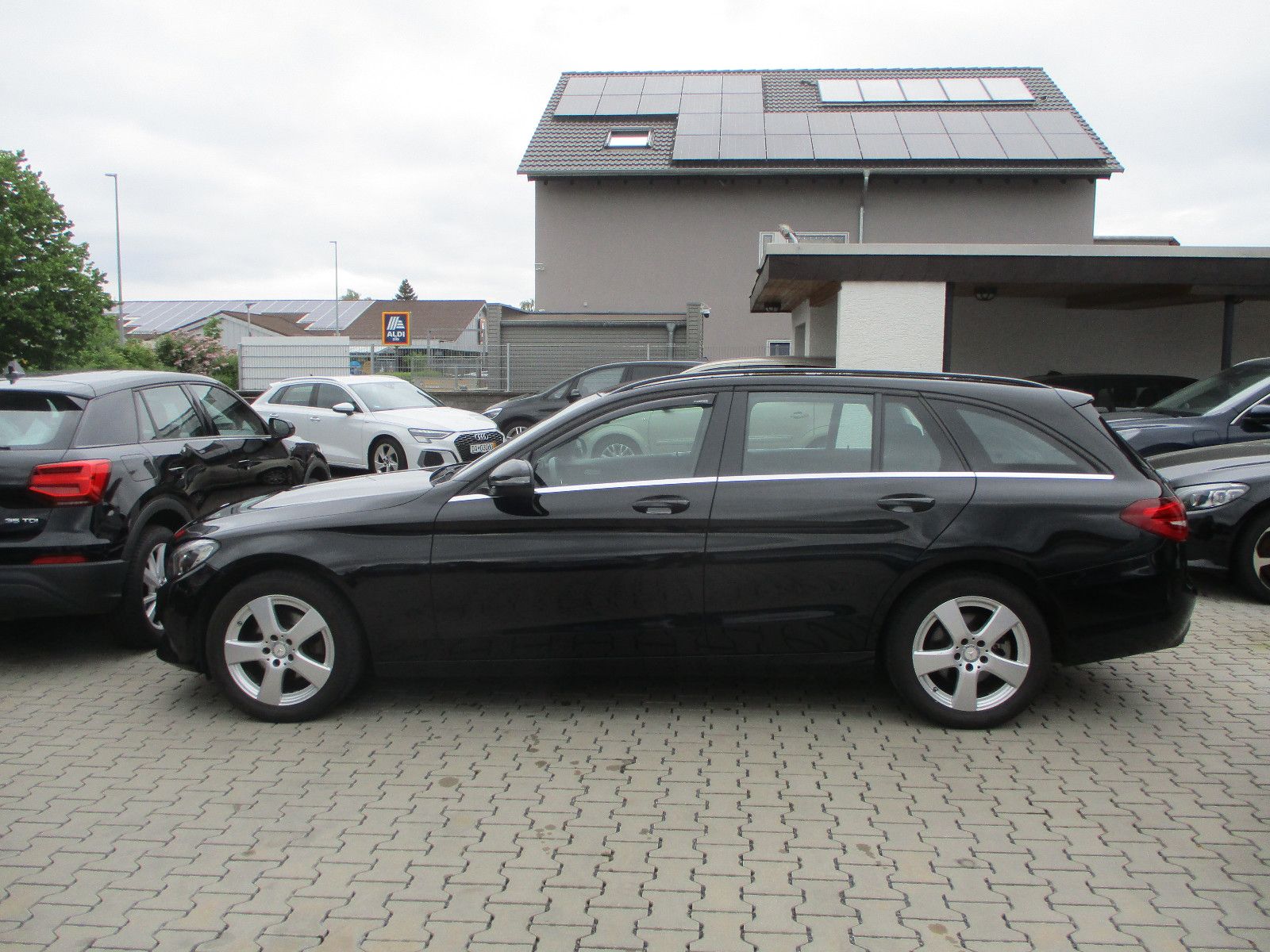 MERCEDES-BENZ C 220