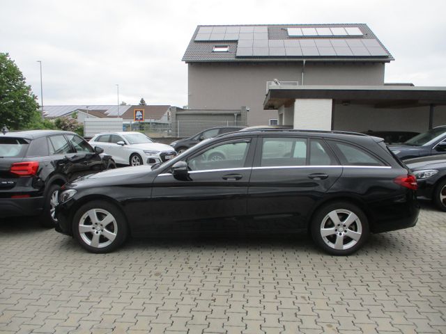 MERCEDES-BENZ C 220