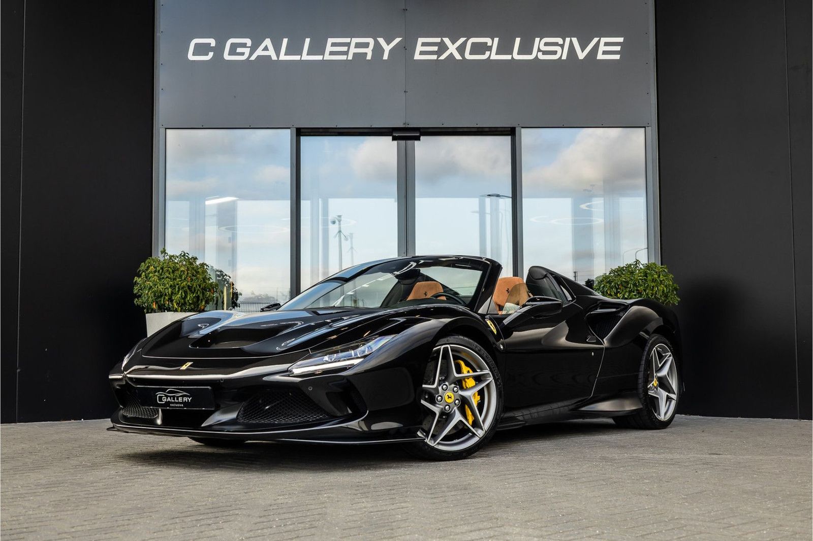 Ferrari F8 Spider 3.9 V8 HELE - Nero Daytona | Passenger imagem 3