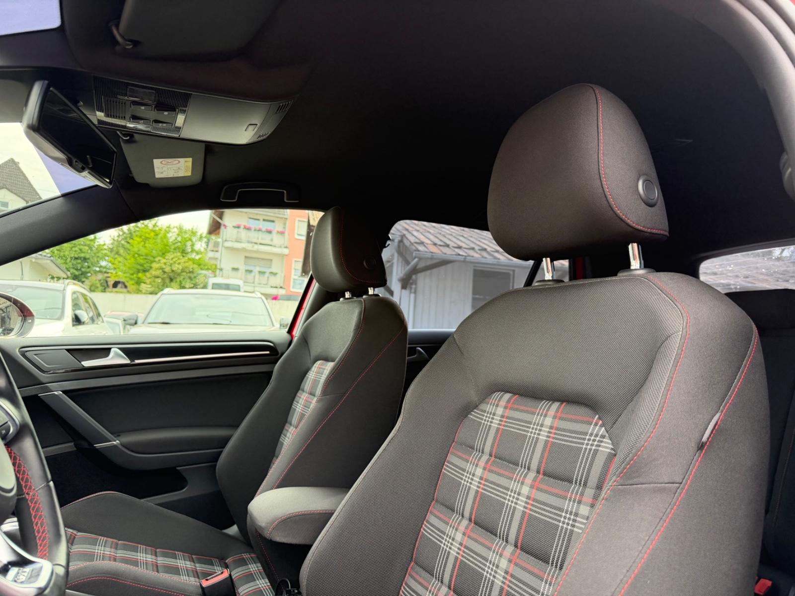 VOLKSWAGEN GOLF VII LIM. GTI PERFORMANCE BMT 230 ch BVA - PACK SPORT - VOLANT EN CUIR