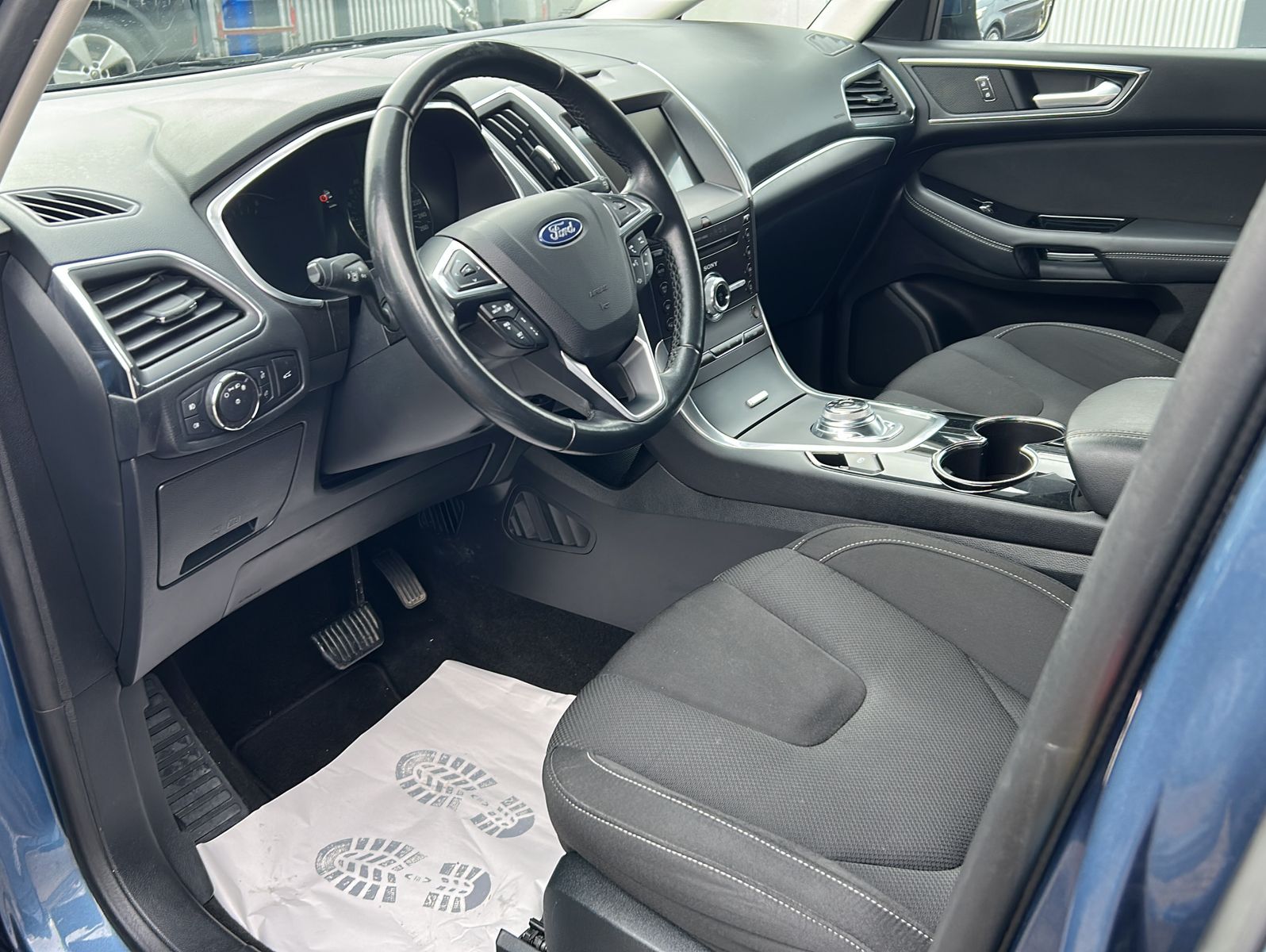 Fahrzeugabbildung Ford S-MAX 2,0 TCDi Titanium AWDLED - AHK