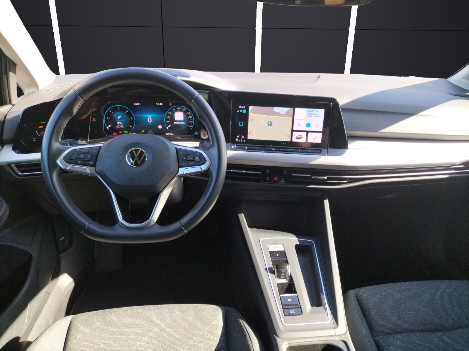 Fahrzeugabbildung Volkswagen Golf VIII Variant Life TDI DSG LED ACC AHK SHZ P