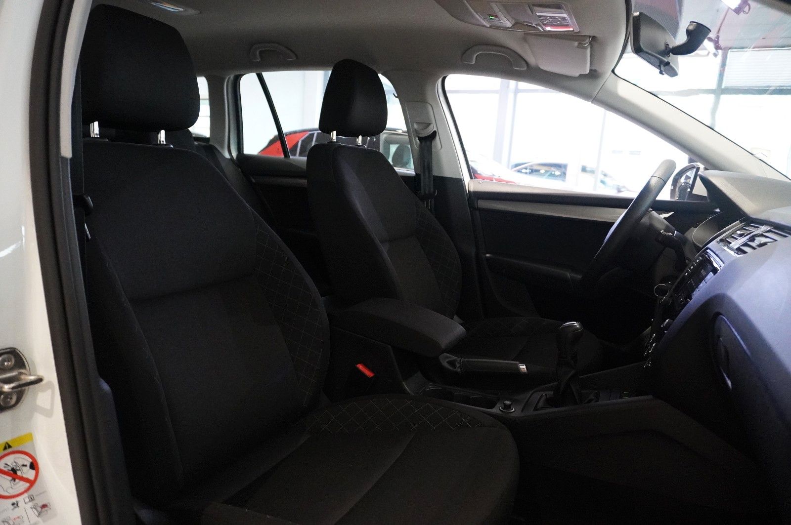 Fahrzeugabbildung SKODA Octavia COMBI 1.0 TSI ACTIVE LED/SHZ/PDC/DAB+