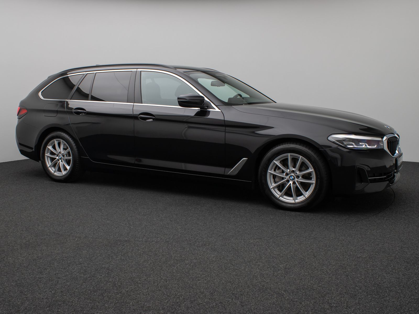 Fahrzeugabbildung BMW 530d Kamera DAB HiFi 4xKlima Leder Sport Alarm