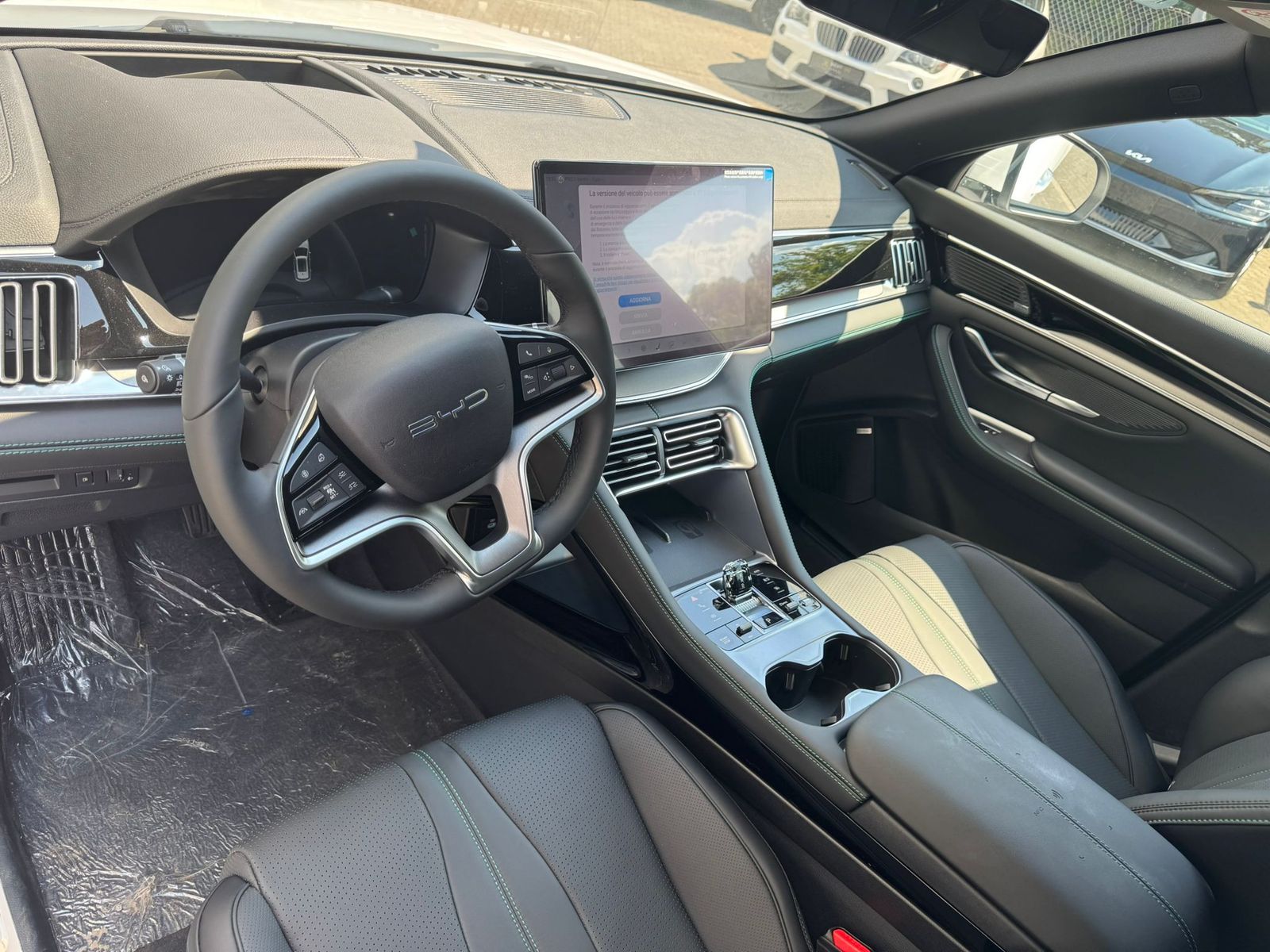 Fahrzeugabbildung BYD SEAL U DM-i PHEV PANO+HEAD+NAVI+LED+SHZ+360°+19"