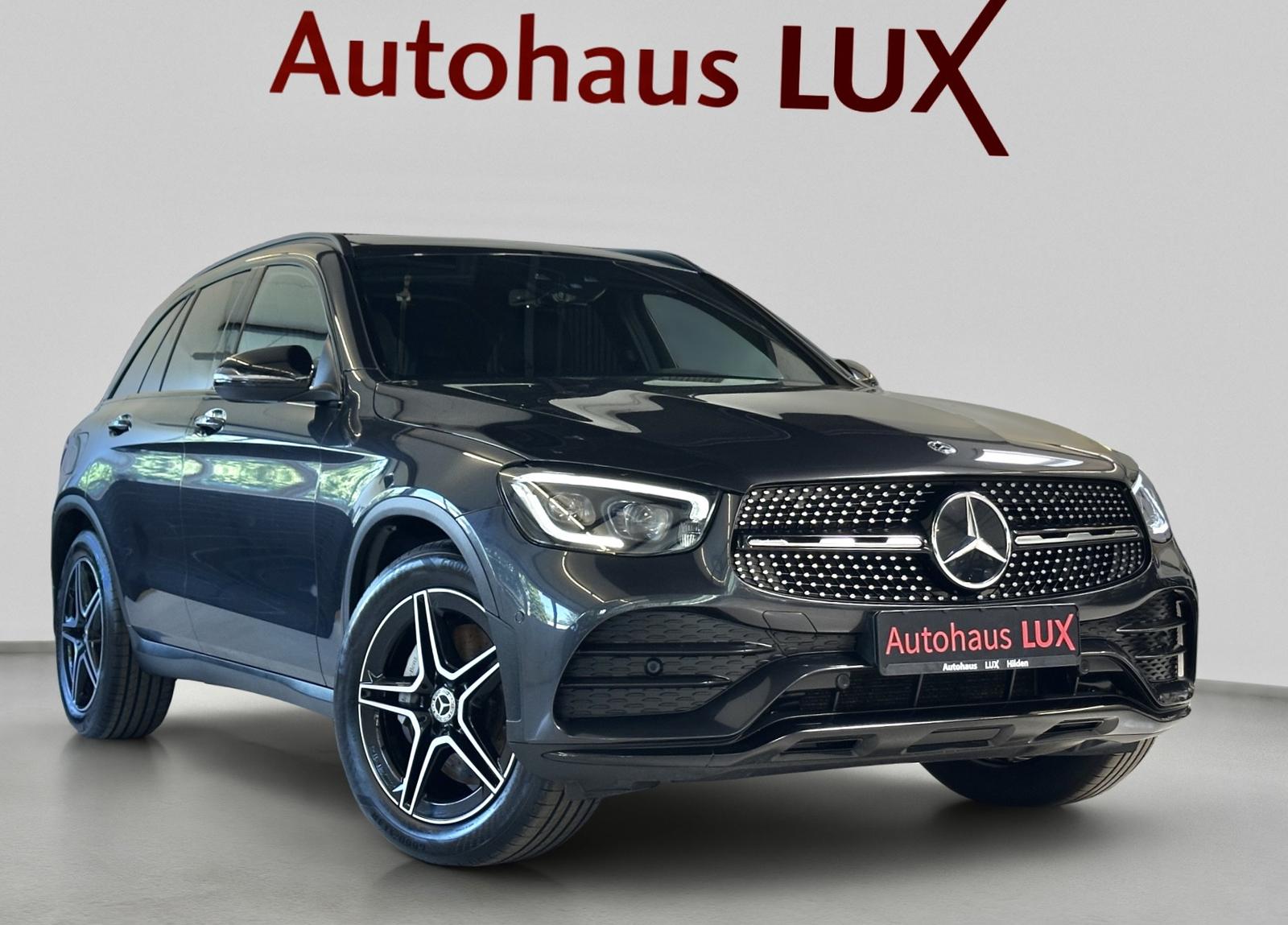 Mercedes-Benz GLC 220 AMG LINE*AHK*PANO*R-KAM*DISTRONIC*1.HAND