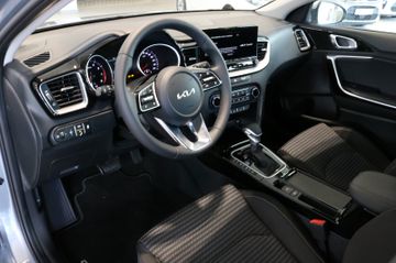 Fahrzeugabbildung Kia Ceed 1,5 T-GDI DCT Automatik   Panorama/Kamera