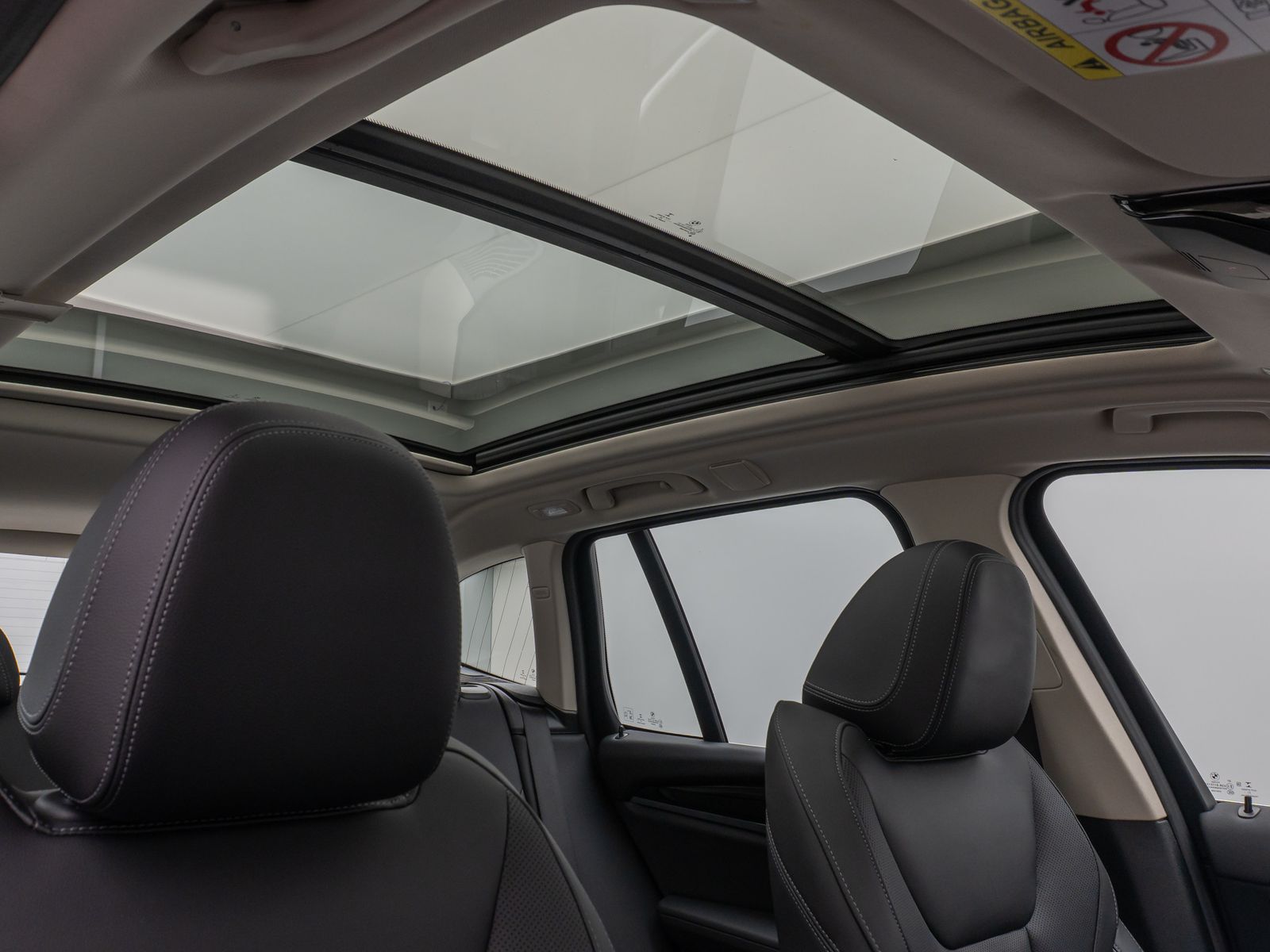Fahrzeugabbildung BMW X3 xD30e Panorama 360° HUD DAB AHK Alarm Sport