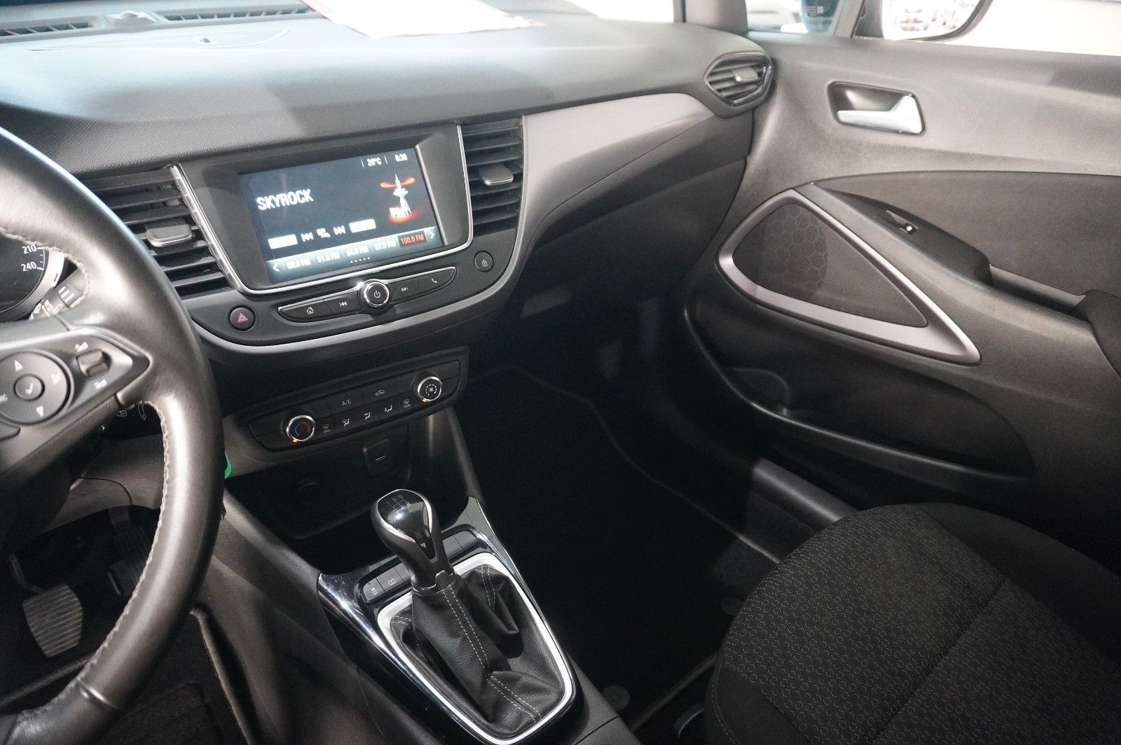 Fahrzeugabbildung Opel Crossland (X) 1.2 EDITION NAVI/LED/KAMERA/DAB+