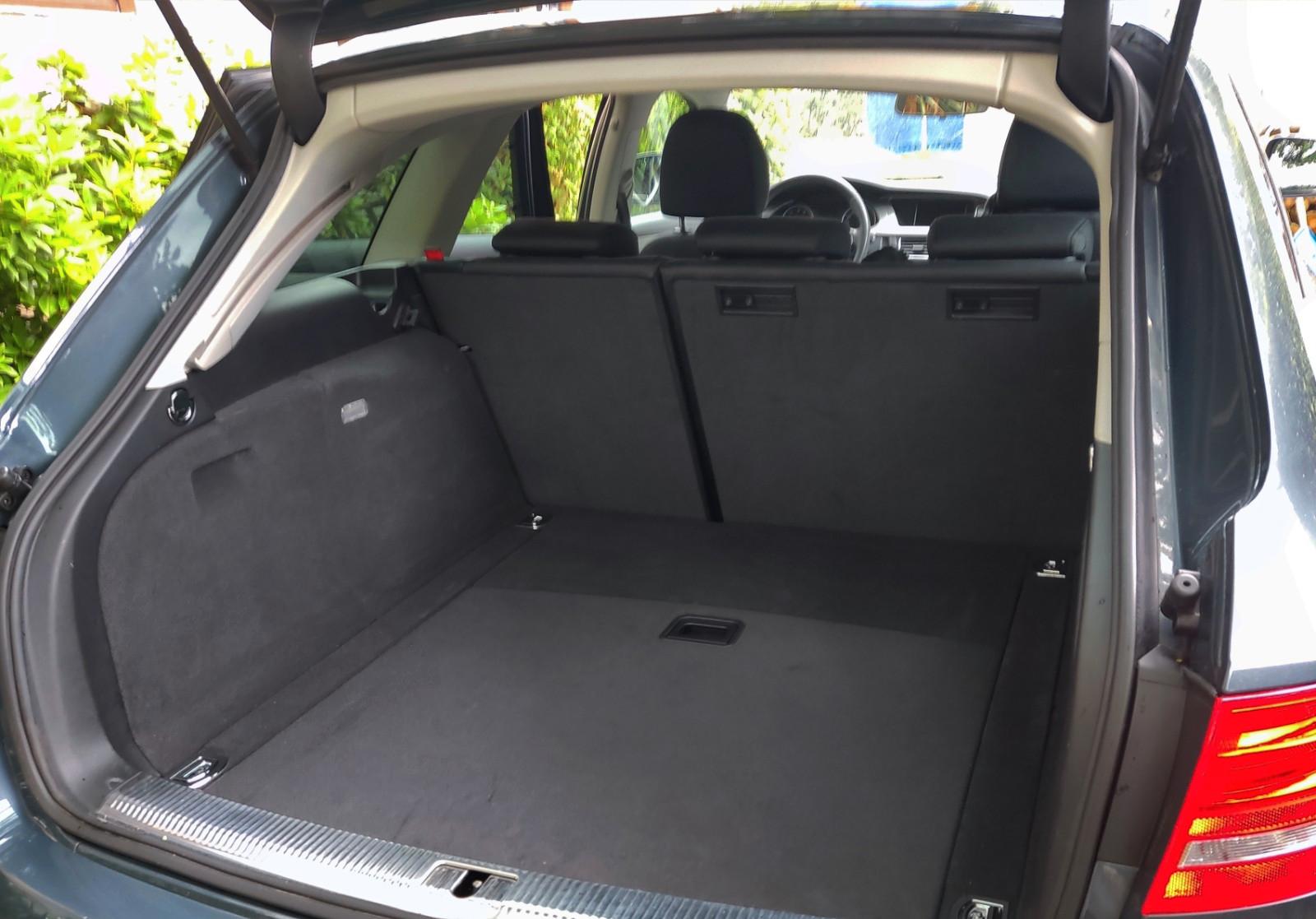 Audi A4 2009 — photo 8