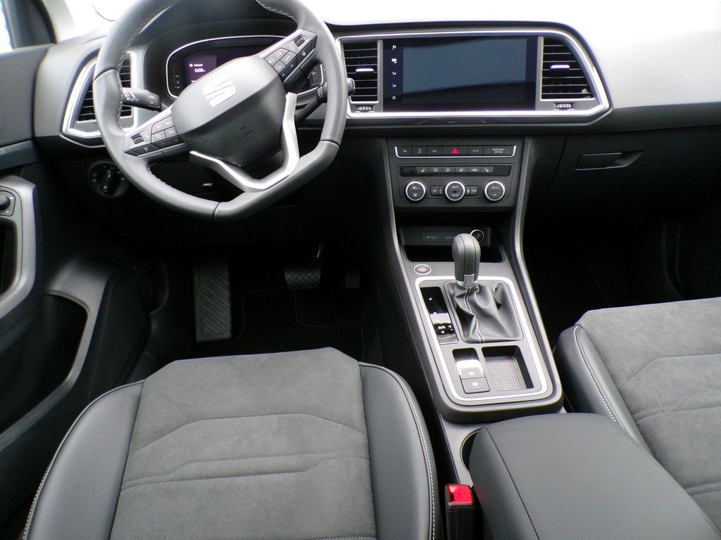 Fahrzeugabbildung SEAT Ateca  1.5 TSI DSG Style