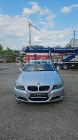 BMW 318i Touring *PANO*LEDER*AUTOMATIK* - BMW 318 in Bochum