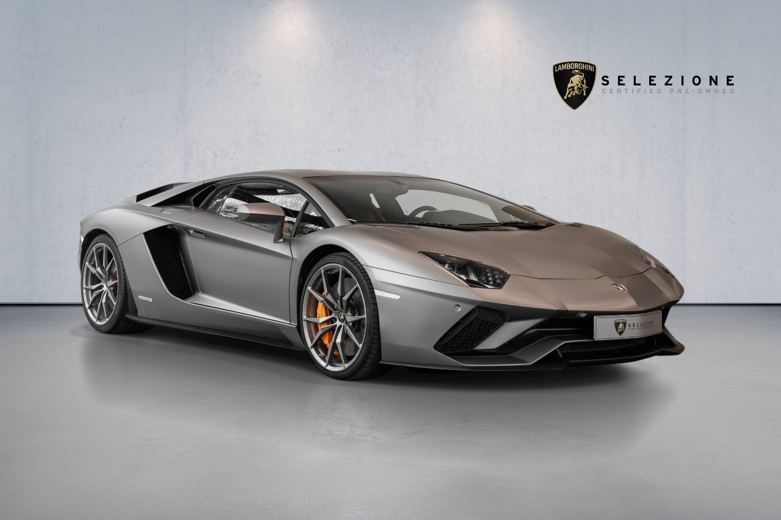 LAMBORGHINI Aventador