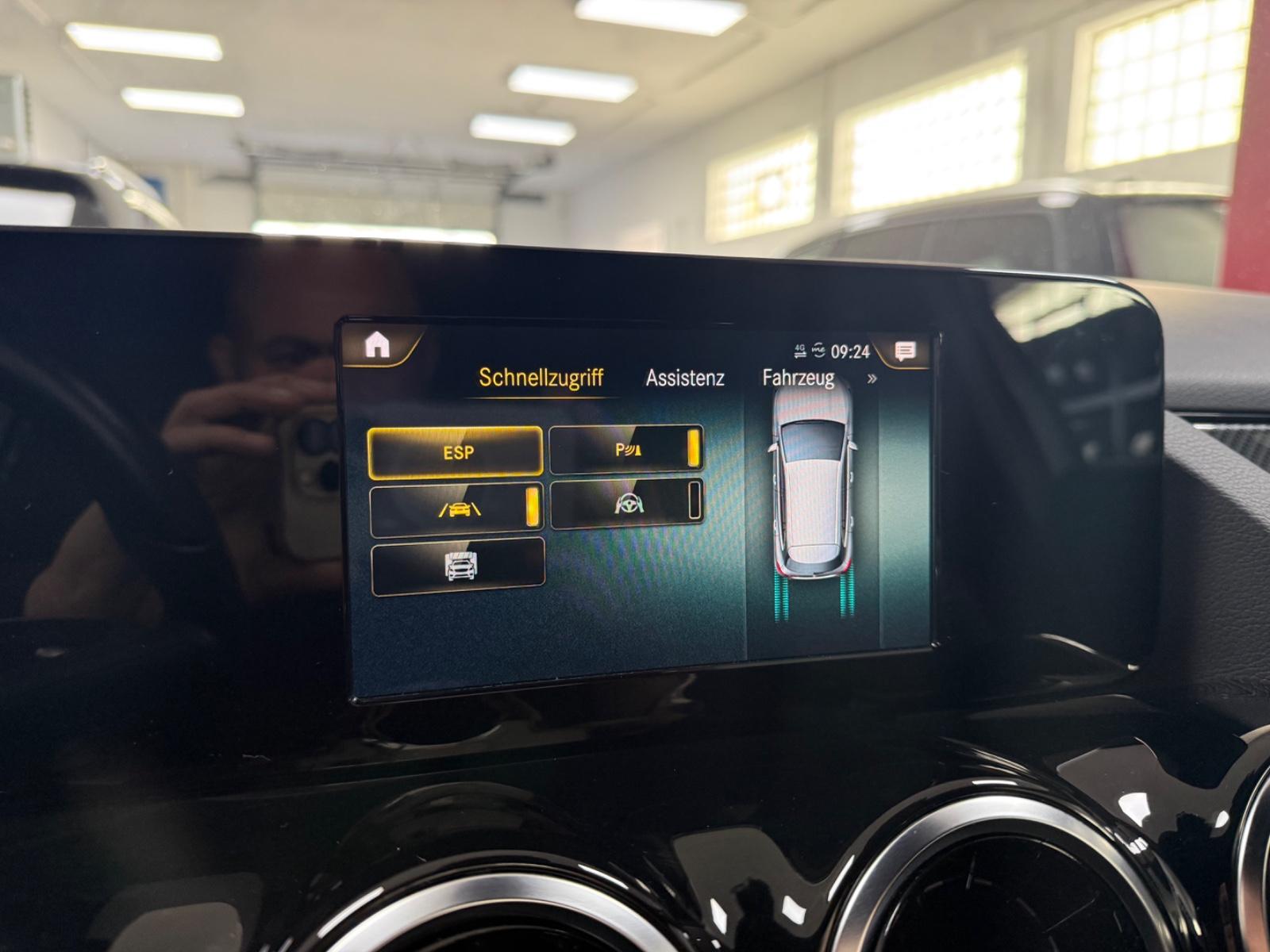 Mercedes-Benz GLA 220 d*AMG-LINE*AHK*MBUX*19 ZOLL*PARK-ASSIST*